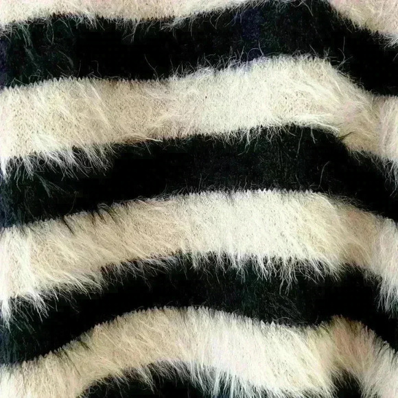 Velvet by Graham and Spencer LuLu Stripe Sweater, Size Large - Picture 2 of 6
